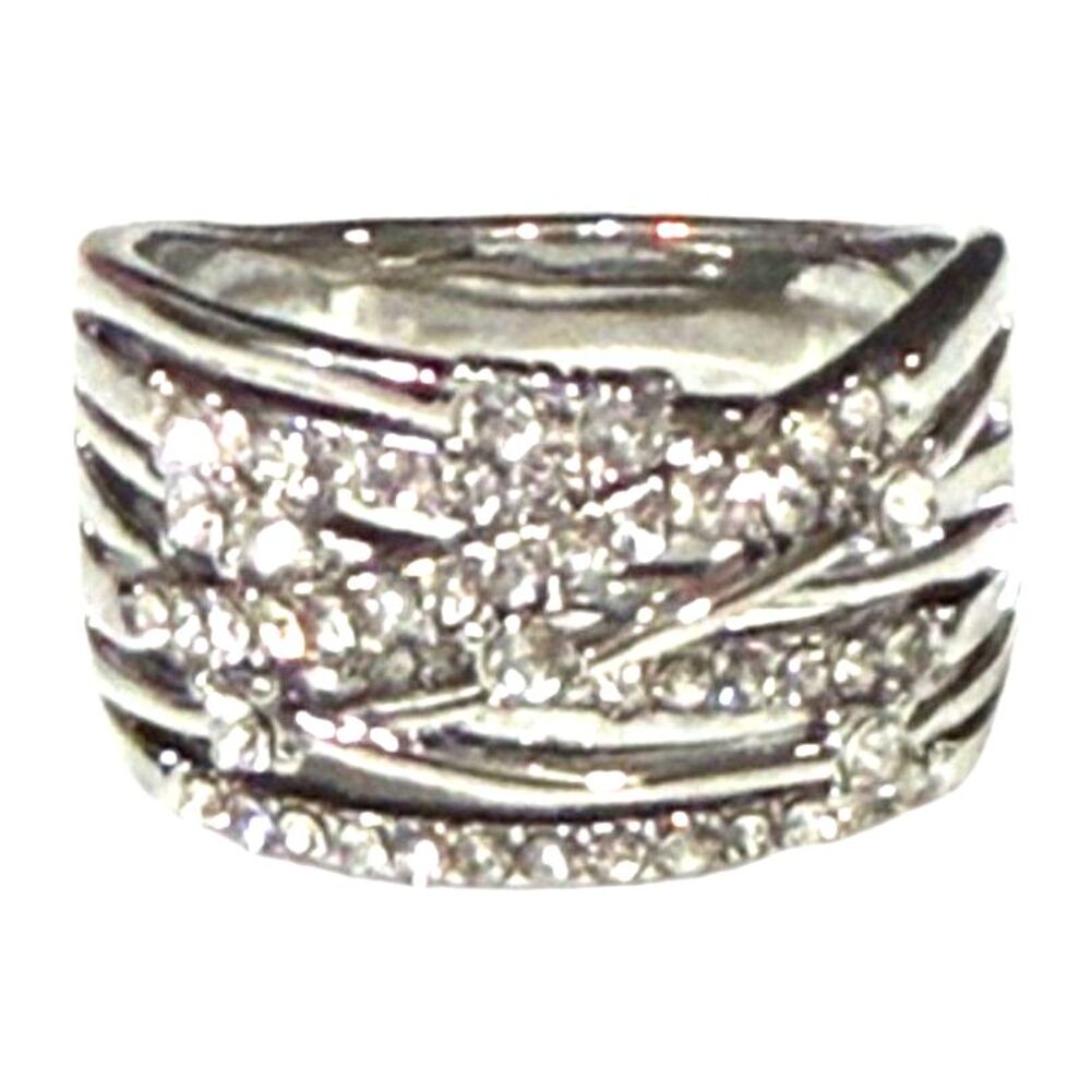 Sparkling , Statement Fashion Ring With Crystals Size : 8
